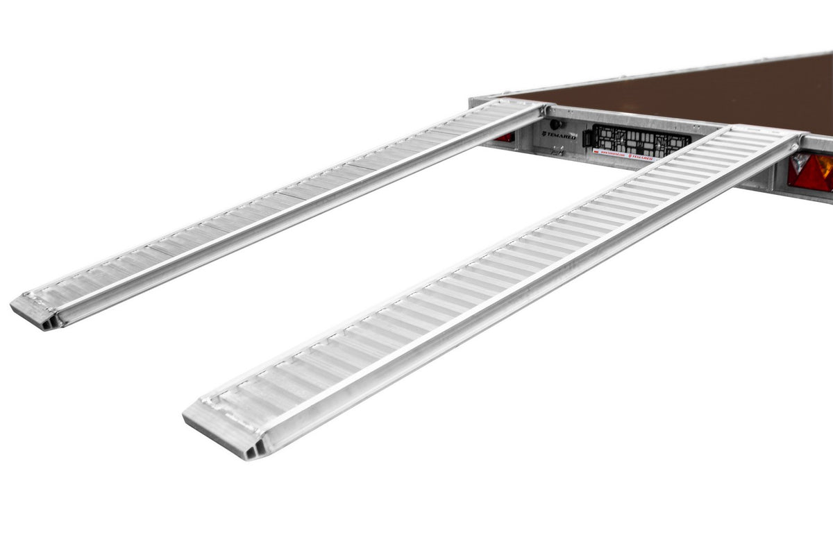 Ramps - Aluminium 2.5mtr long with locating lip (Pair)